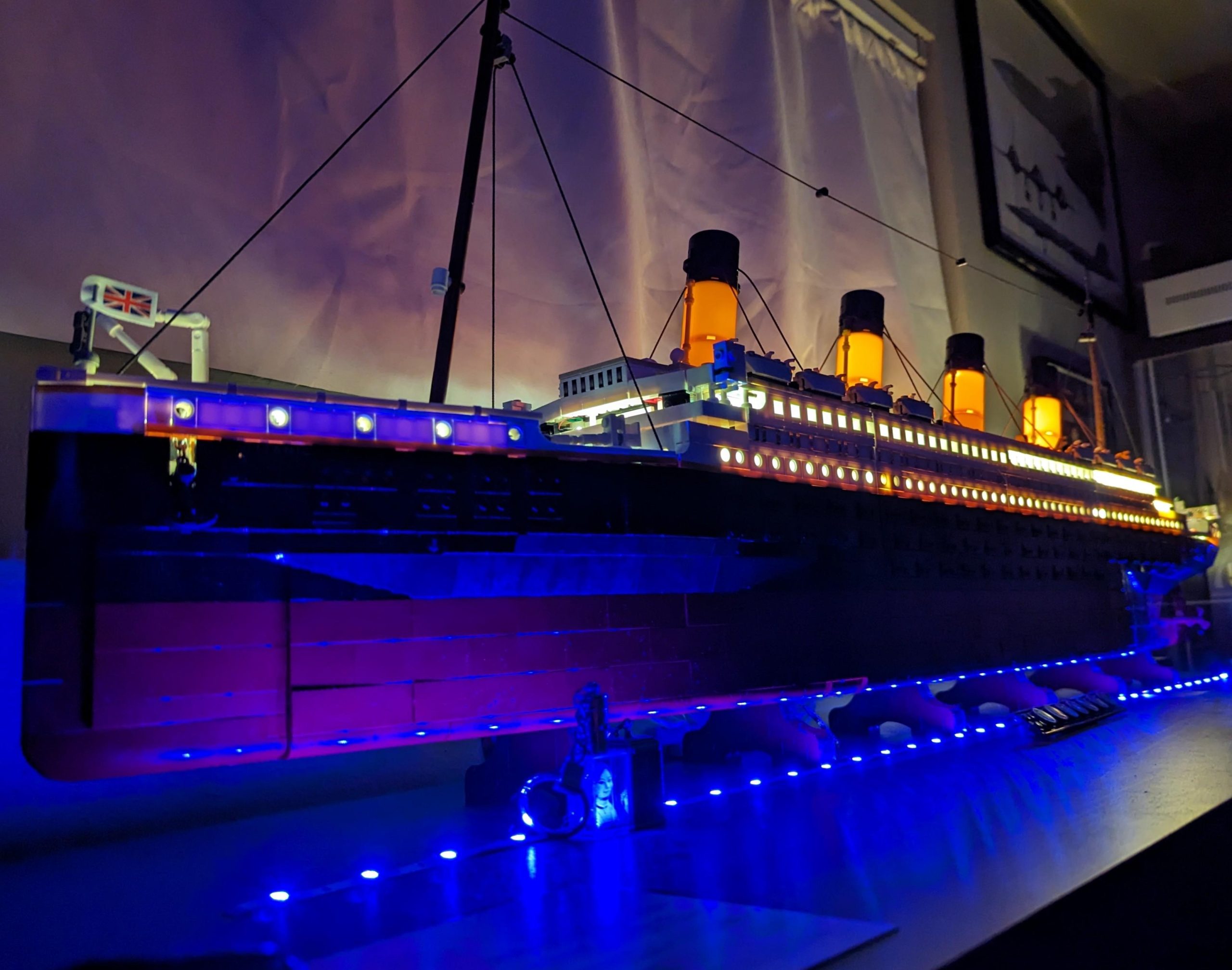Transatlántico Titanic a Gran Escala De 9.090 Piezas incluye luces - Imagen 3